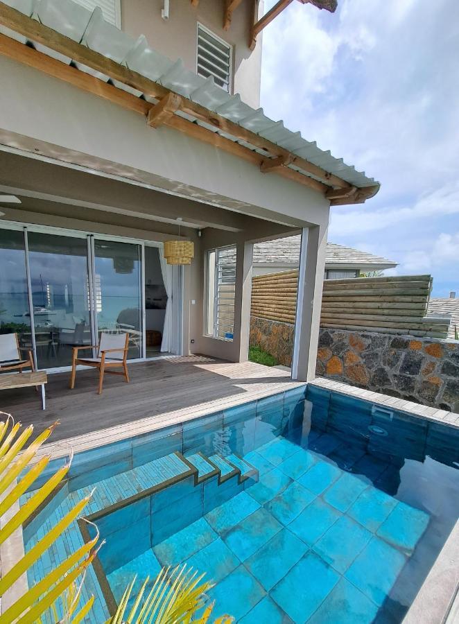 Luxury Beachfront Villa With Private Pool - Jolly'S Rock Calodyne Exterior foto